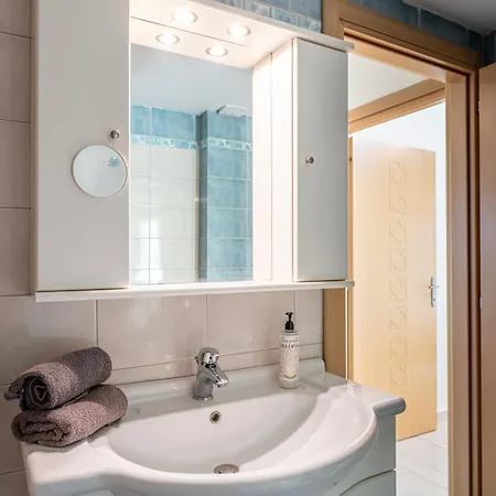 Houseloft Kalamaria Skyview דירה *